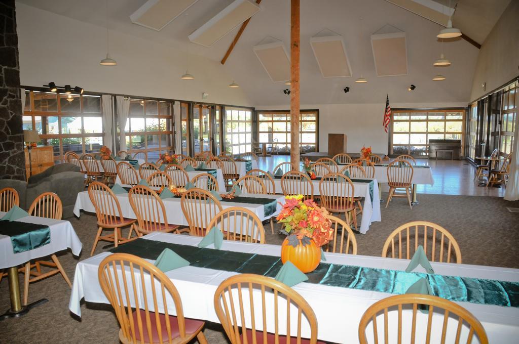 Bend-Sunriver Camping Resort Wheelchair Accessible Yurt 13 Bagian luar foto